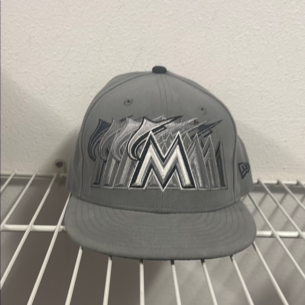 Miami Marlins grey fitted new era hat size 7.5